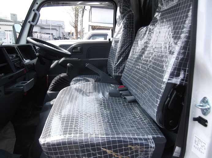 座席のシートカバーは作れますか 長野県松本市のシート カバー 幌 張替え 間仕切り 古市シート工業